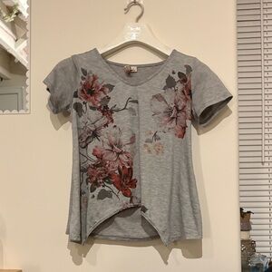 Misia Gray Floral Short Sleeve Top